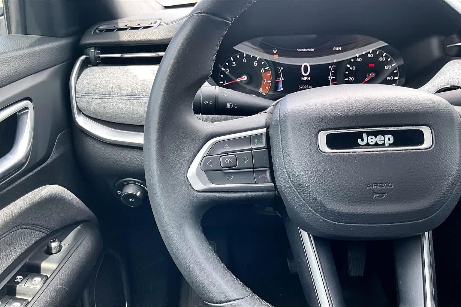 Used 2024 Bright White Clearcoat Jeep Latitude image 24