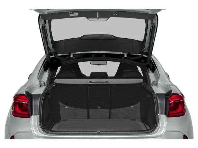 Used 2019 Black Sapphire Metallic BMW  image 15