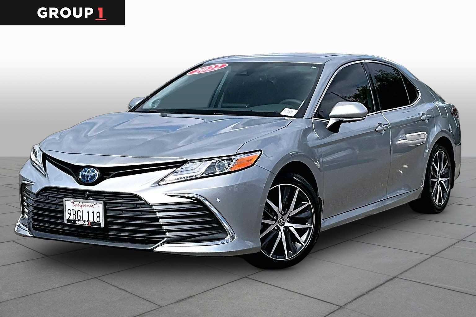 2022 Toyota Camry XLE Hybrid's photo