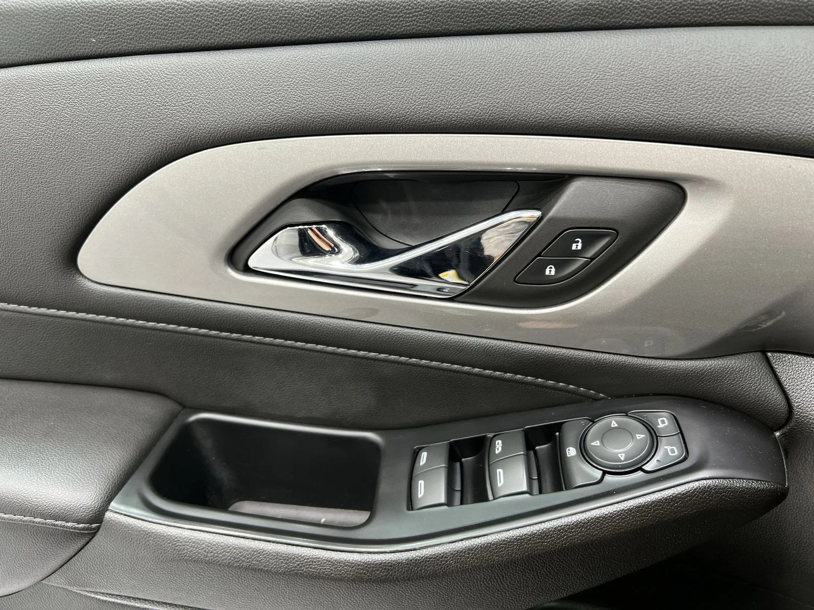 2023 Chevrolet Traverse 1LT - Photo 13