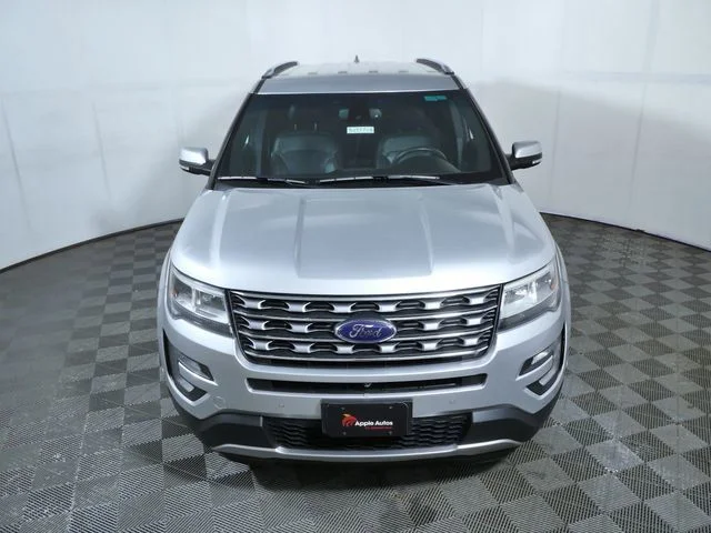Used 2017 Silver Ford Limited image 3