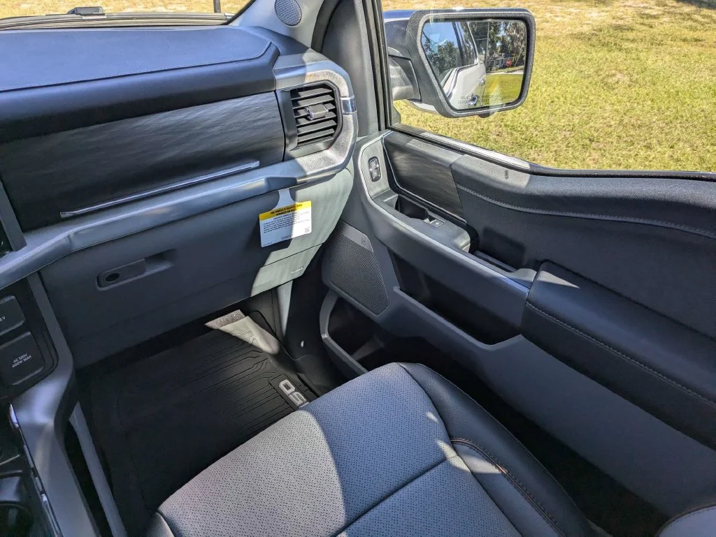 New 2026 Oxford White Ford Lariat image 17