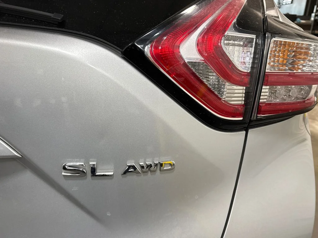Used 2015 Silver Nissan SL image 5