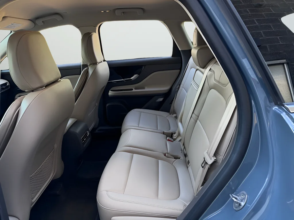 Used 2023 Blue Lincoln Standard image 22