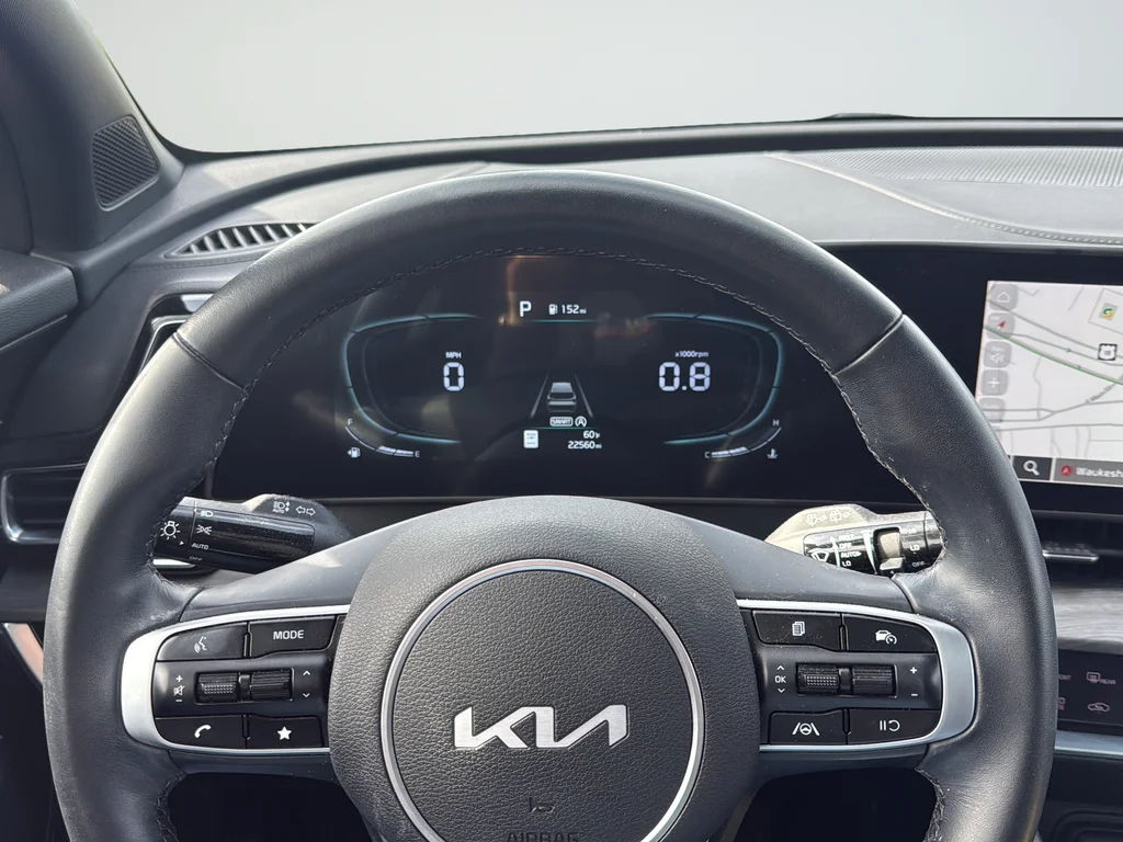 Used 2024 White Kia X-Line image 19