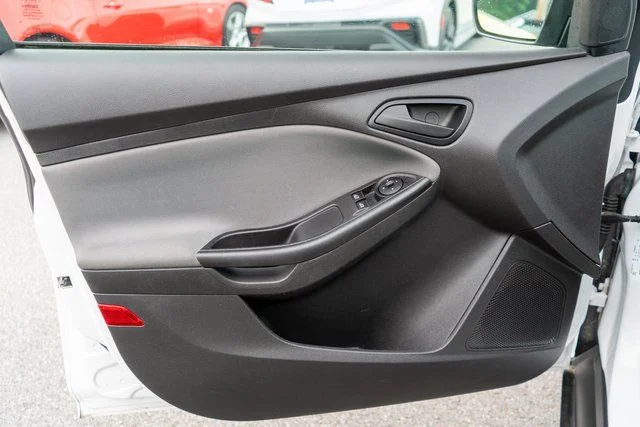 Used 2014 White Ford S image 15