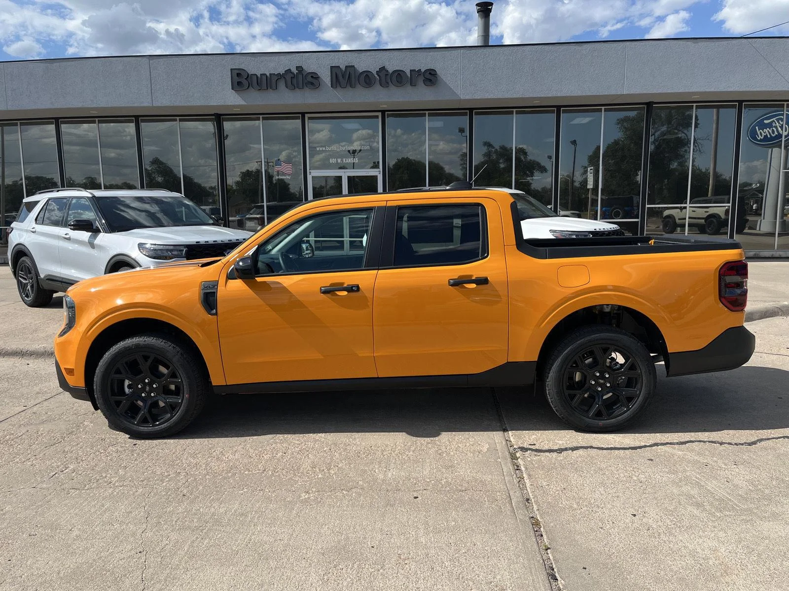 New 2026 Orange Fury Metallic Tri-Coat Ford XLT image 1