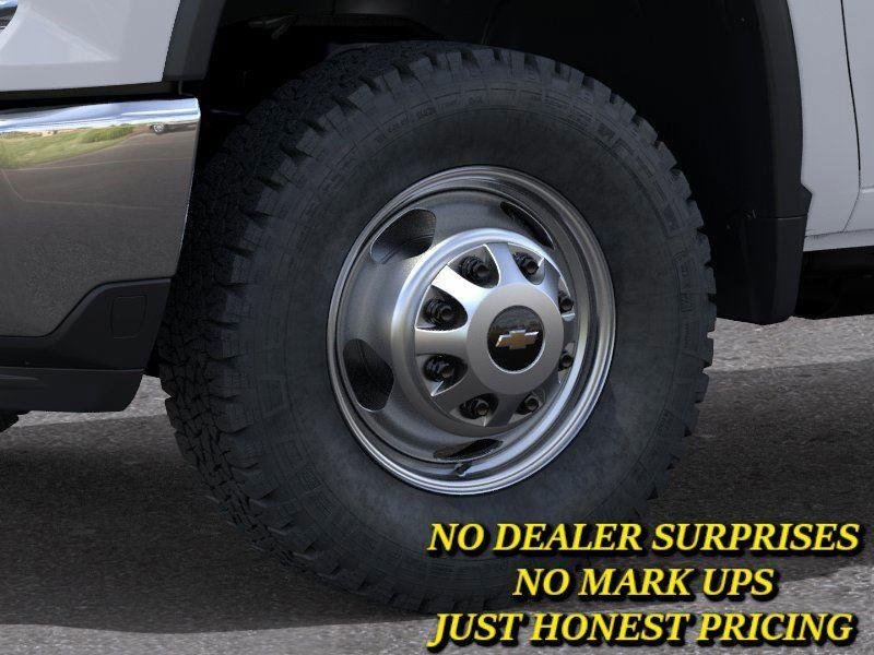 New 2026 Summit White Chevrolet Work Truck image 9