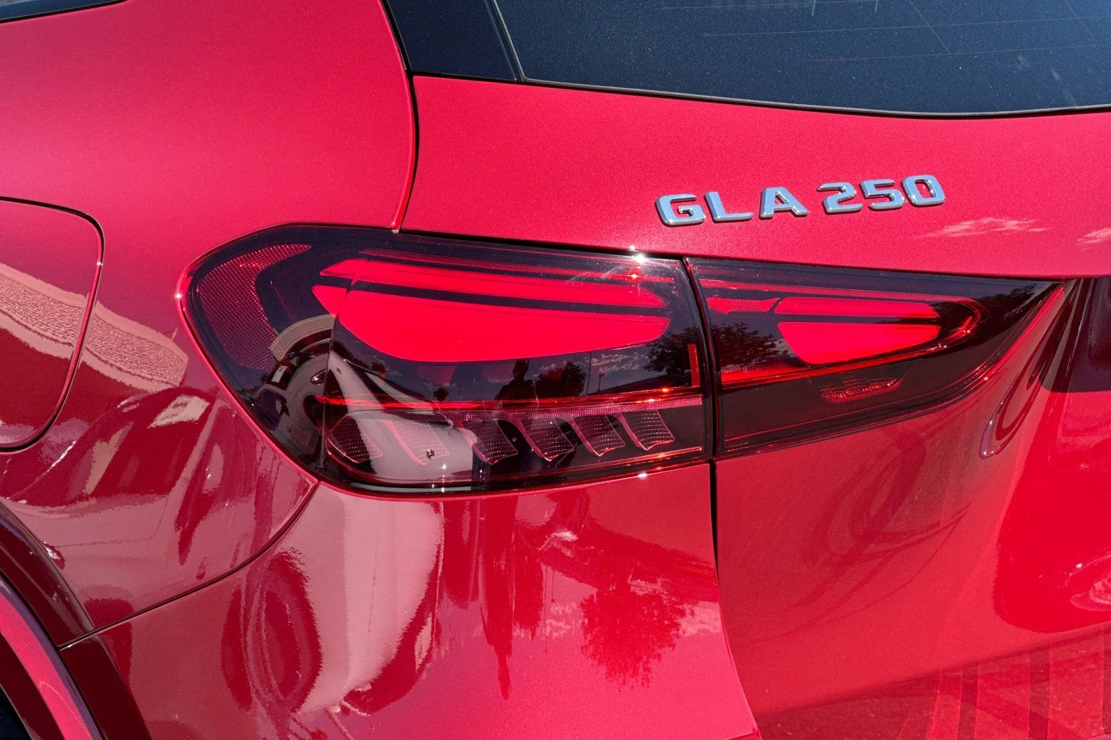 New 2026 MANUFAKTUR Patagonia Red Metallic Mercedes-Benz GLA 250 image 23