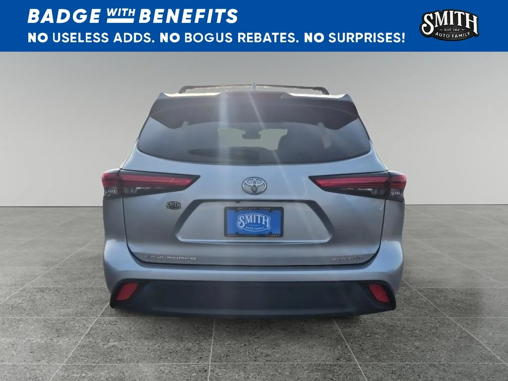 Used 2022 Celestial Silver Metallic Toyota XLE image 5