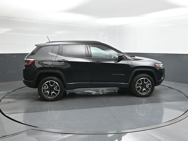 Used 2024 Black Jeep Trailhawk image 11