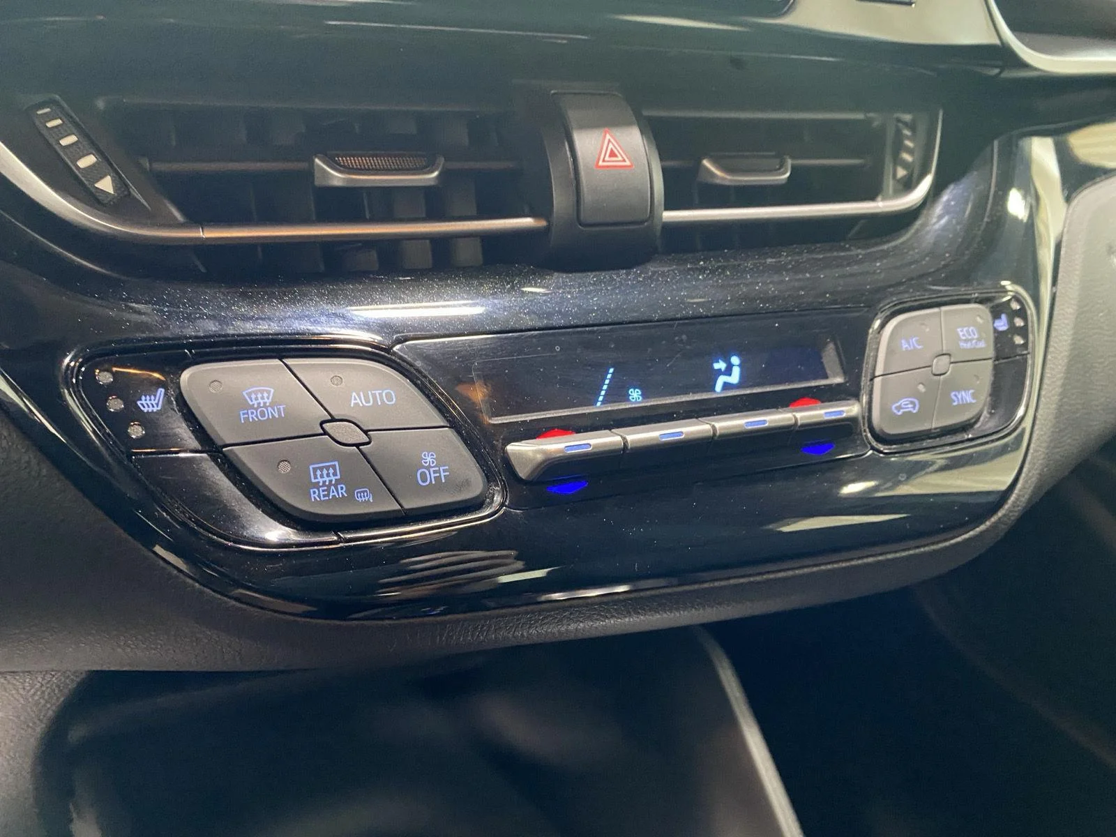 Used 2018 Black Sand Pearl Toyota XLE Premium image 16