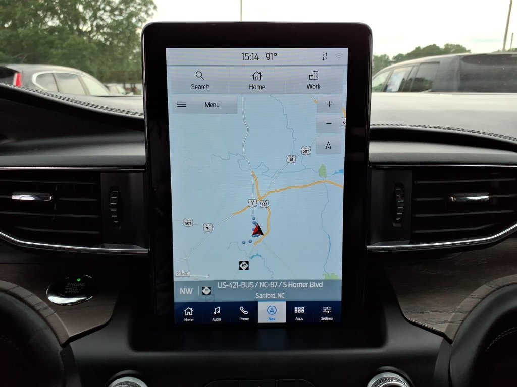 Used 2020 Black Metallic Ford Platinum image 15