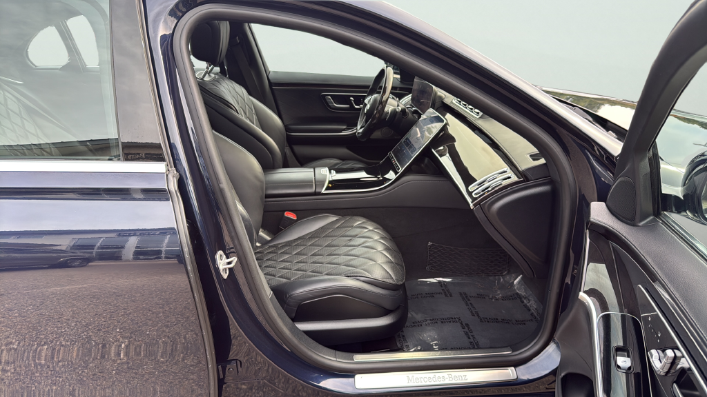 Used 2024 Blue Mercedes-Benz S 580 image 22