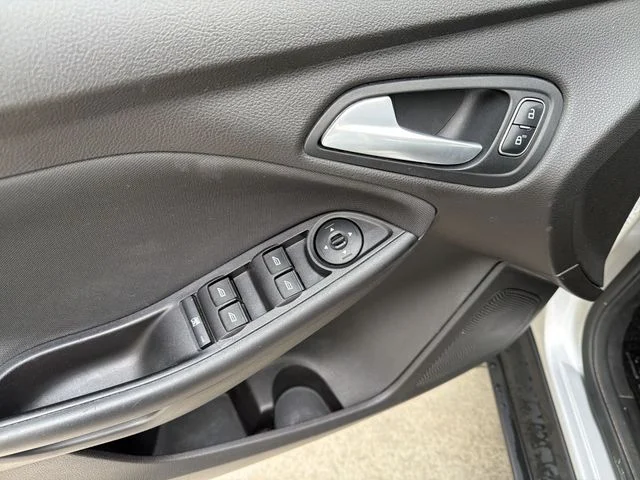 Used 2016 Silver Ford SE image 15
