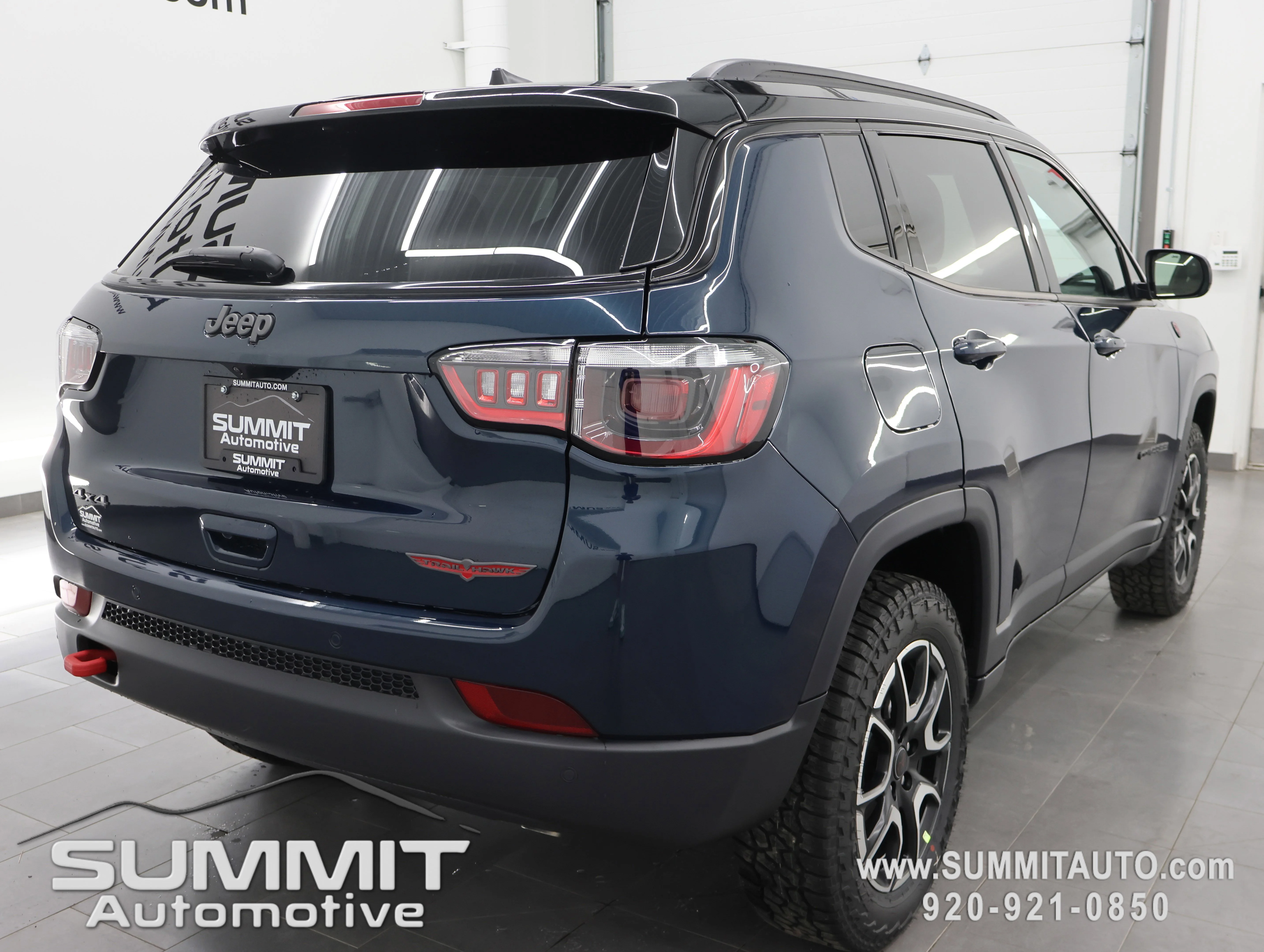 New 2026 Fathom Blue Pearl-Coat Exterior Paint Jeep Trailhawk image 5
