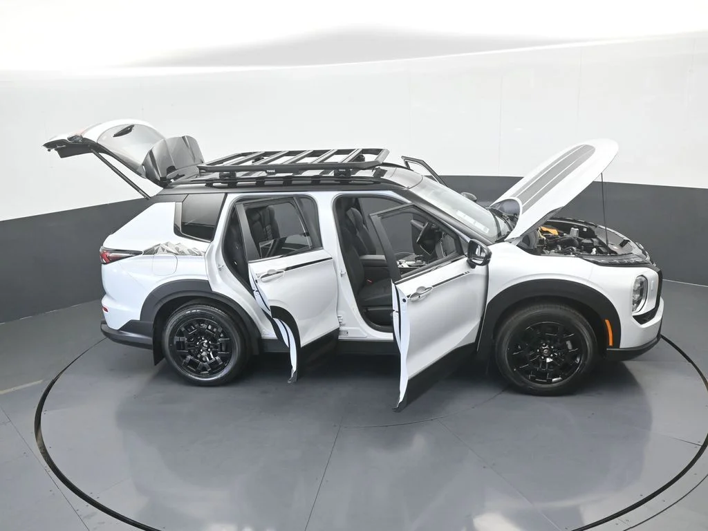 New 2026 White / Black Mitsubishi Trail Edition image 80