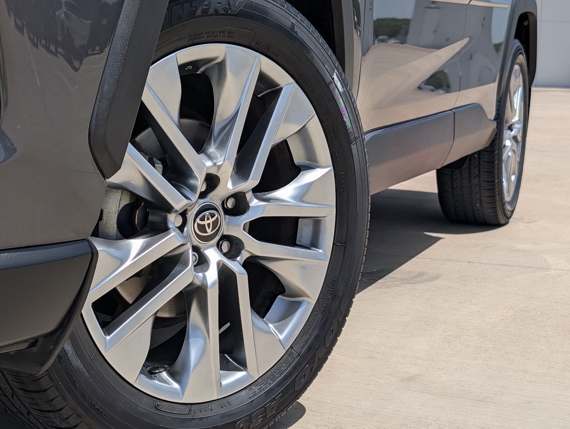 Used 2023 Gray Toyota XLE Premium image 2