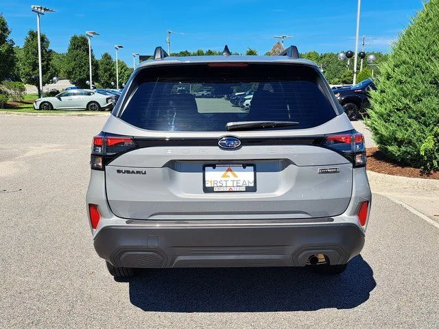 Used 2025 Beige Subaru Premium image 6