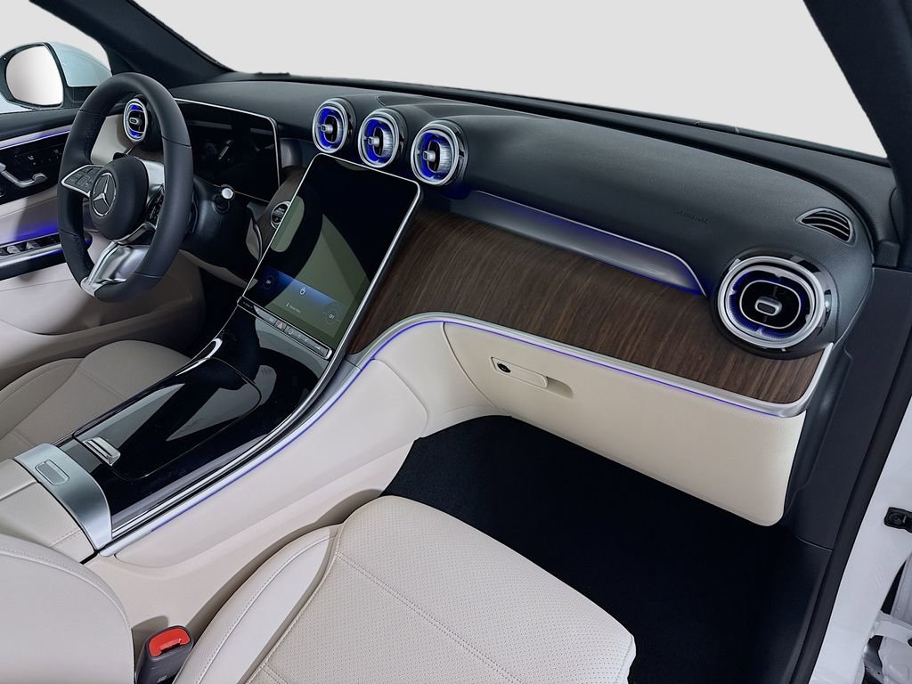 New 2026 MANUFAKTUR Moonlight White Metallic Mercedes-Benz GLC 300 image 63