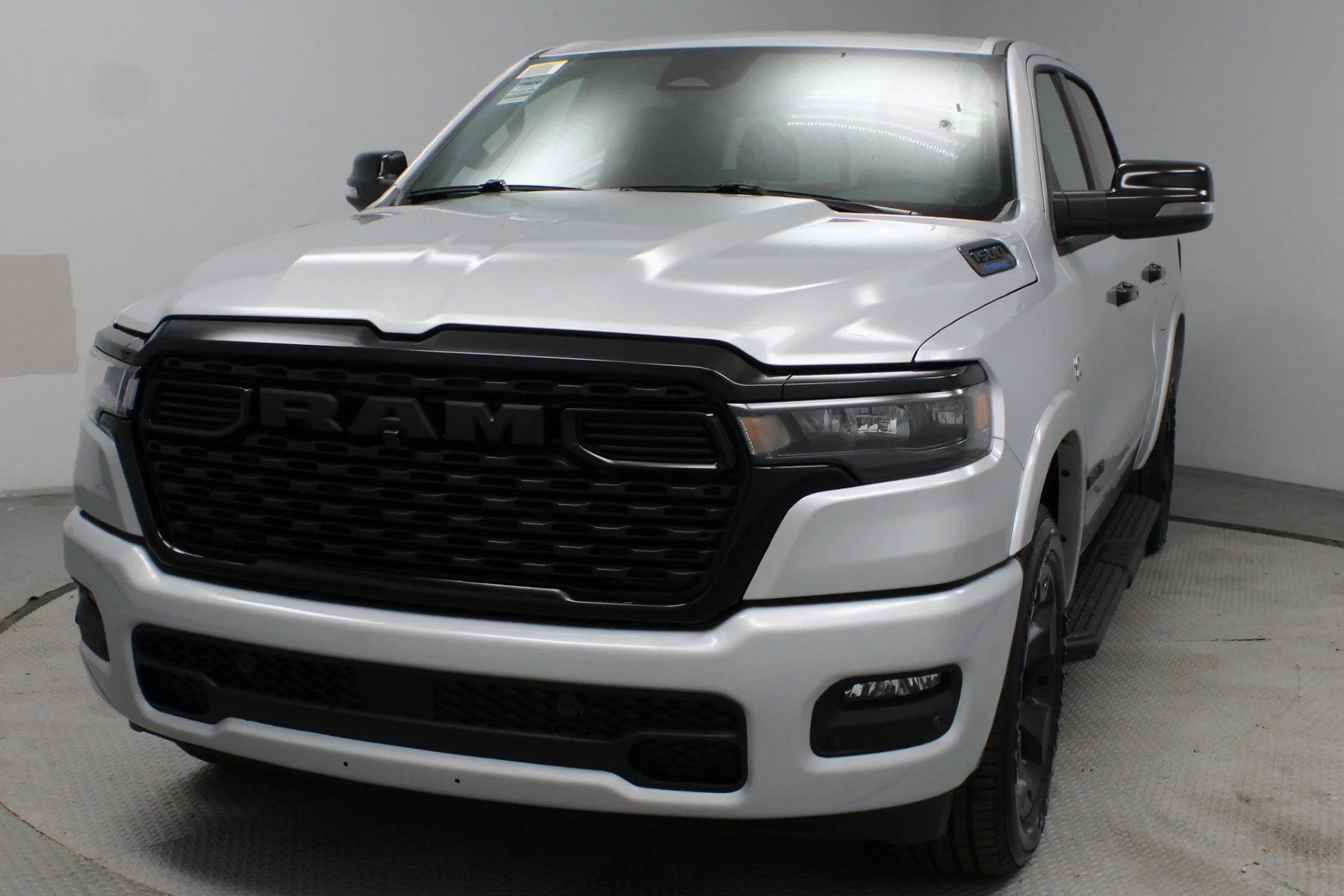 New 2026 Silver Zynith Exterior Paint RAM Big Horn 4x4 Crew Cab 5