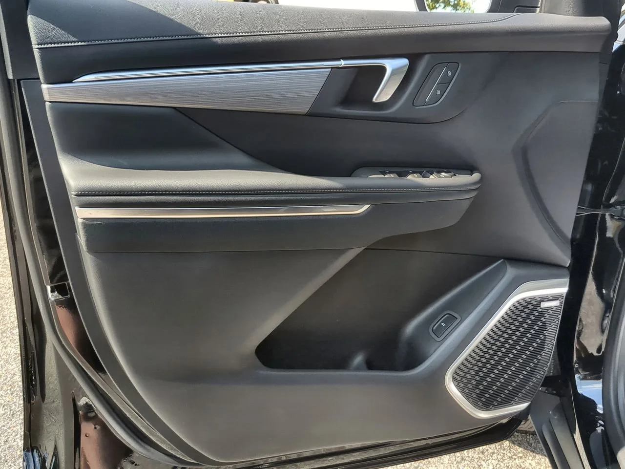 New 2026 Ebony Twilight Metallic Buick Preferred image 22