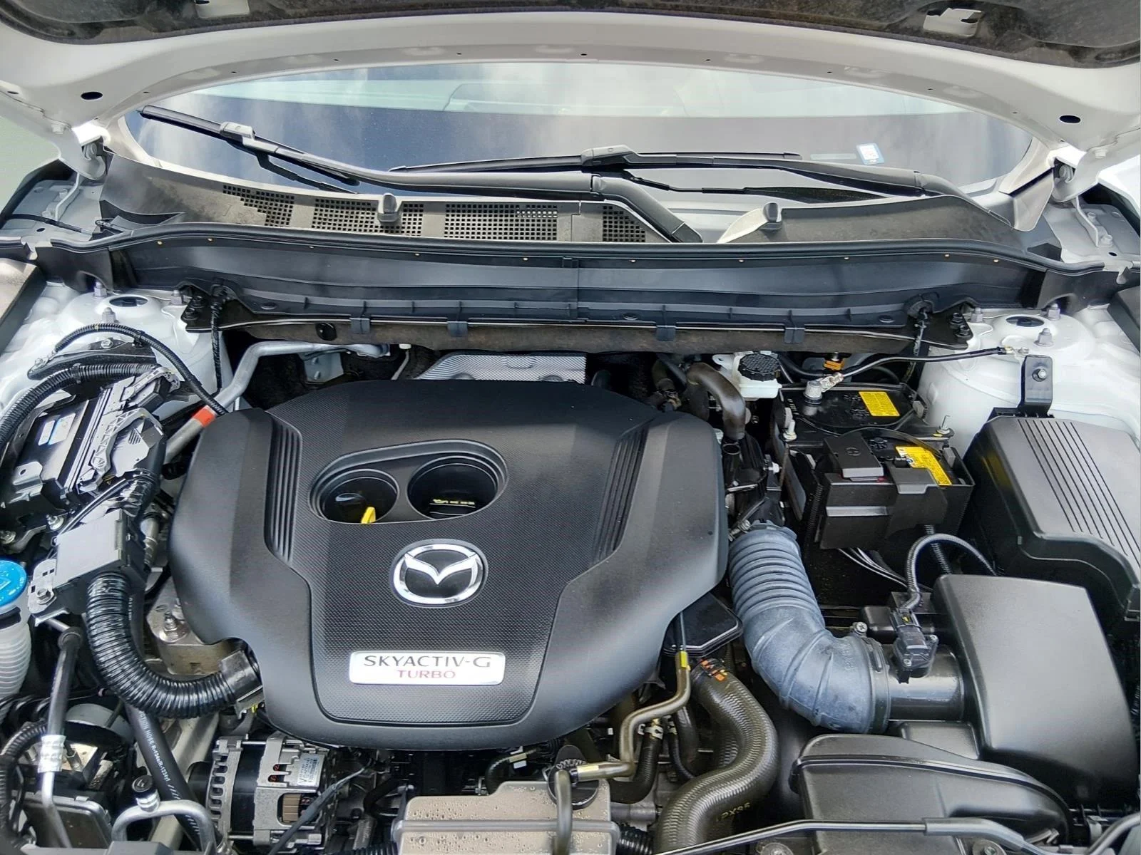 Certified Used 2025 Rhodium White Metallic Mazda 2.5 Carbon Turbo image 14