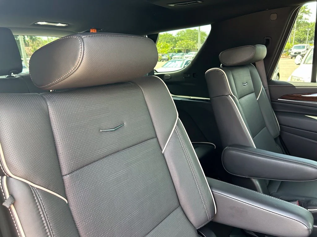 Used 2023 Black Raven Cadillac Premium Luxury image 46