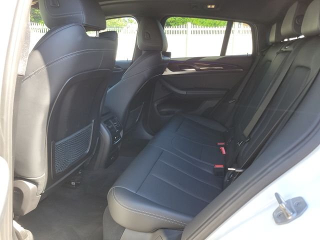 Used 2022 White BMW xDrive30i image 18
