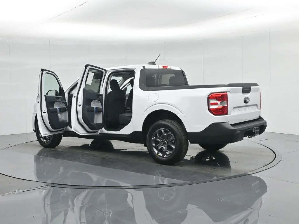 New 2026 White Ford XLT image 32