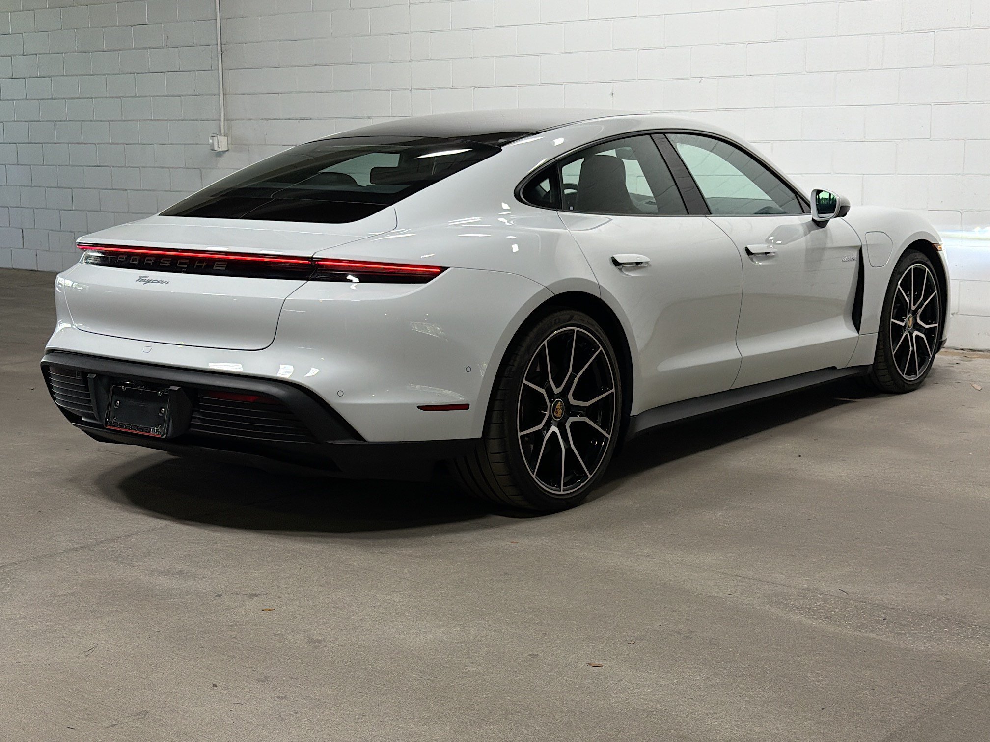 Certified Used 2023 Carrara White Metallic Porsche  image 7
