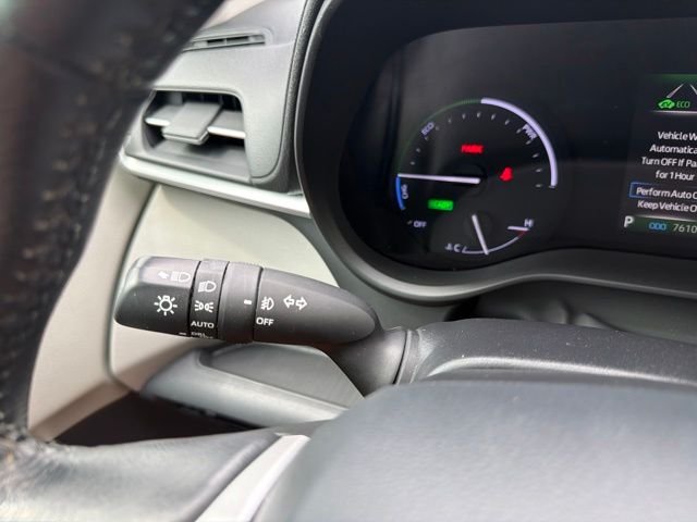 Used 2021 White Toyota XLE image 34