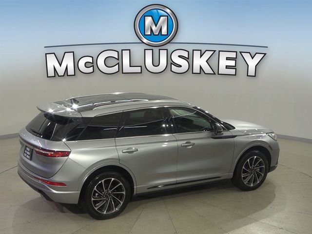 Used 2023 Silver Lincoln Grand Touring image 4