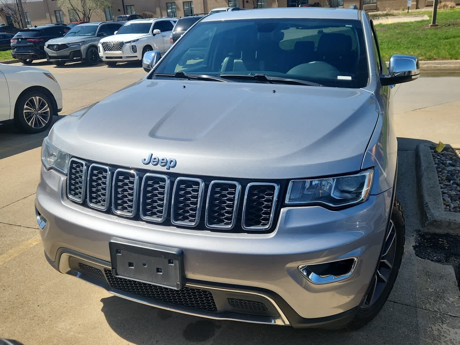Used 2018 Jeep Grand Cherokee Limited with VIN 1C4RJFBG1JC267939 for sale in Johnston, IA
