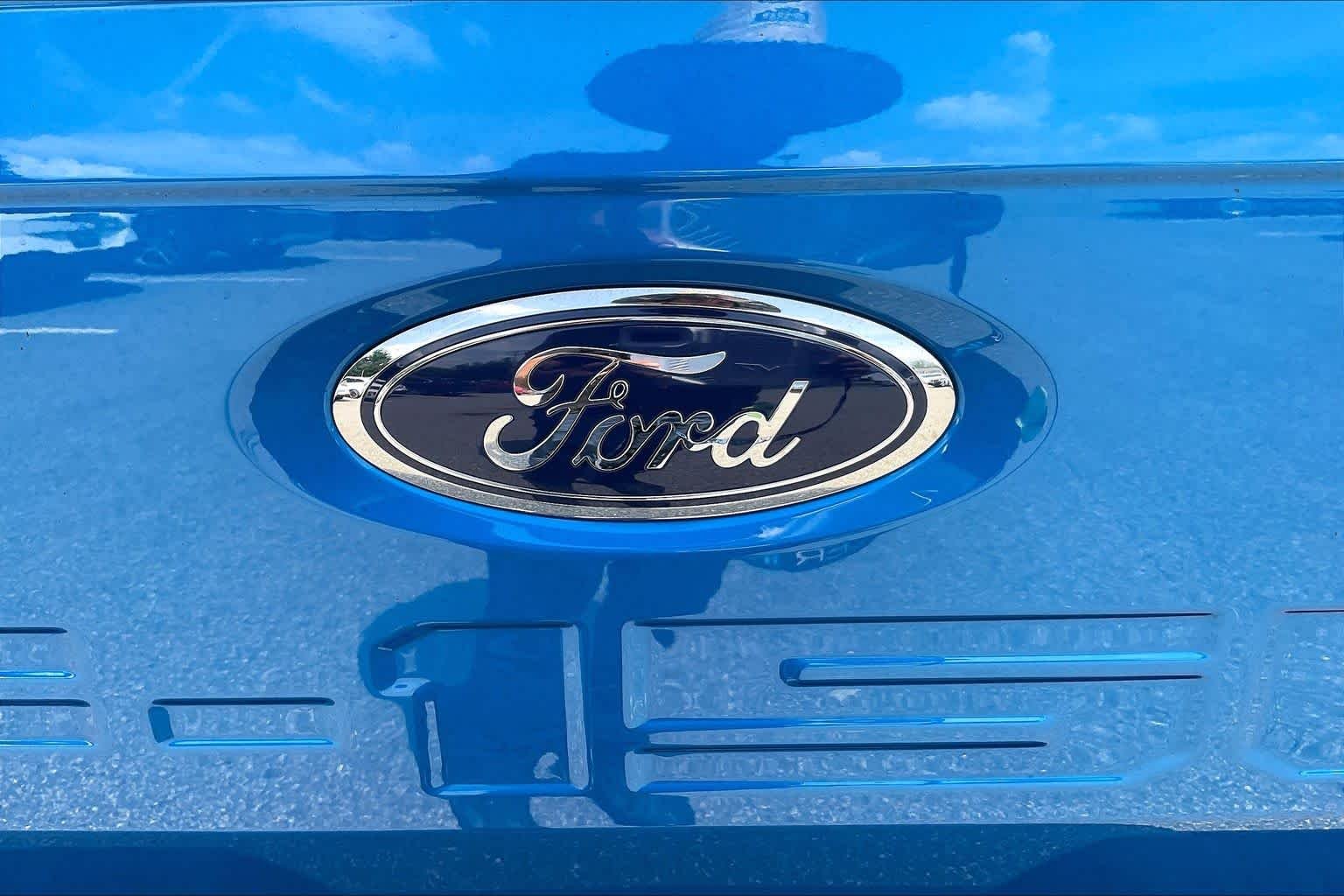 Used 2021 Velocity Blue Metallic Ford XL image 30