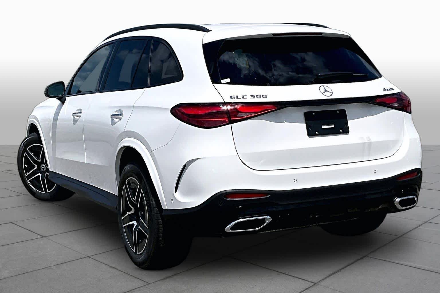New 2026 Polar White Mercedes-Benz GLC 300 image 4