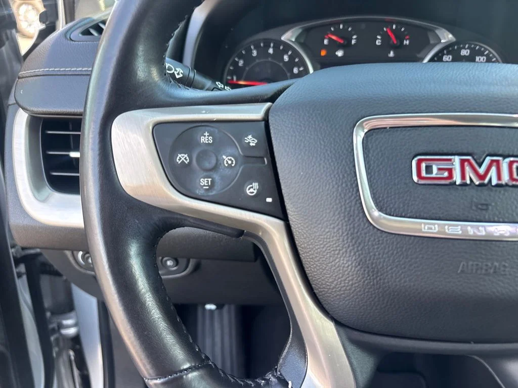 Used 2021 Silver GMC Denali image 14