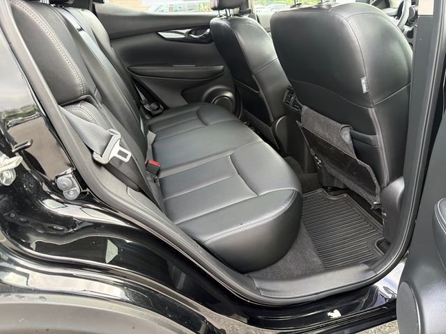 Used 2022 Black Nissan SL image 15