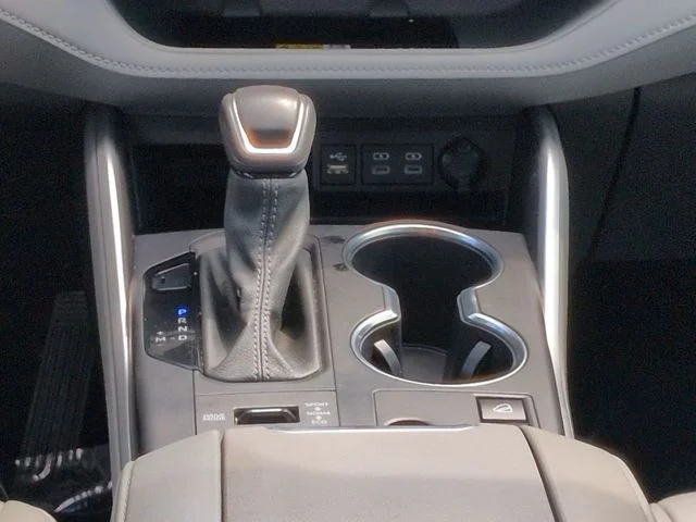 Certified Used 2024 2024 TOYOTA HIGHLANDER XLE Toyota XLE image 19