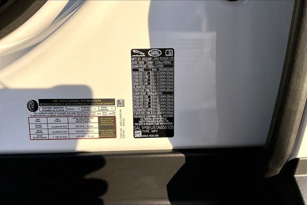 New 2026 Fuji White LAND ROVER SE image 8