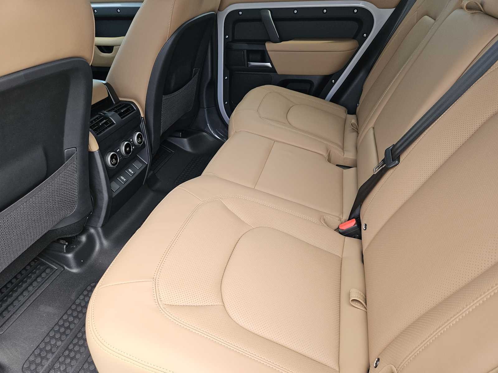 New 2026 Borasco Grey LAND ROVER X-Dynamic SE image 30