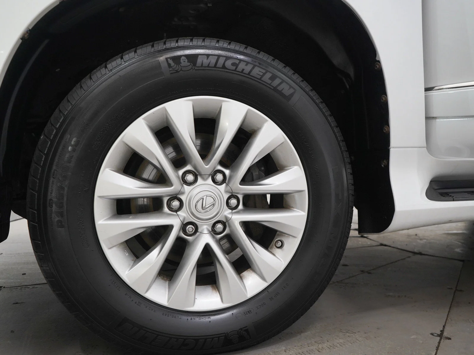 Used 2014 Starfire Pearl Lexus 4WD 4dr image 30