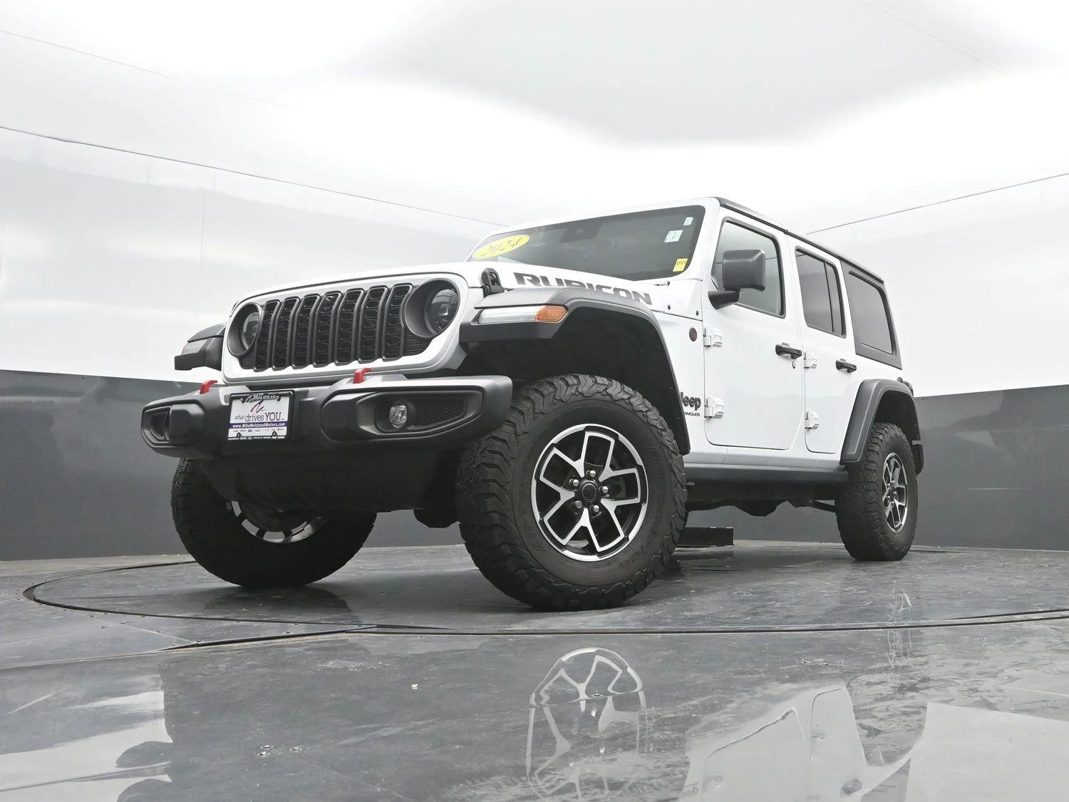 Used 2024 Bright White Jeep Rubicon image 40