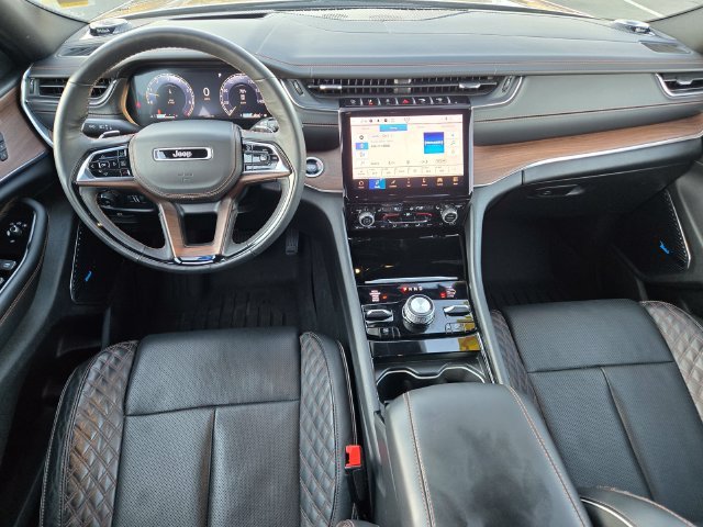 Used 2024 Black Jeep Summit image 9