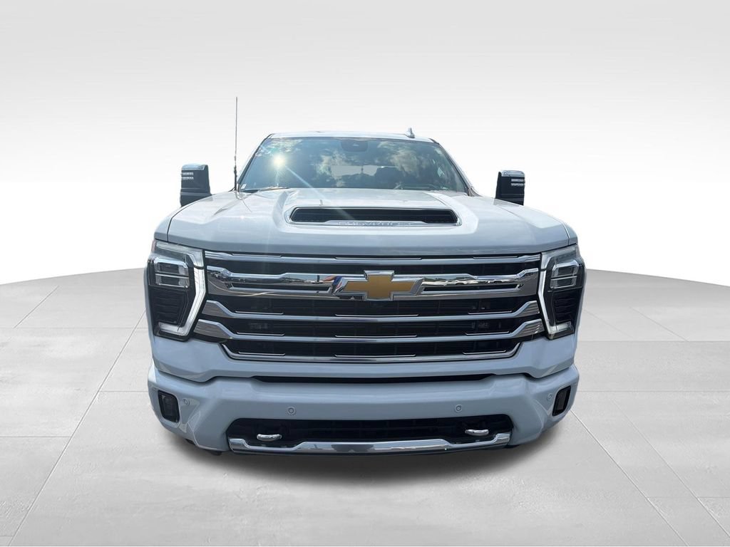 Used 2026 Polar White Tricoat Chevrolet High Country image 8