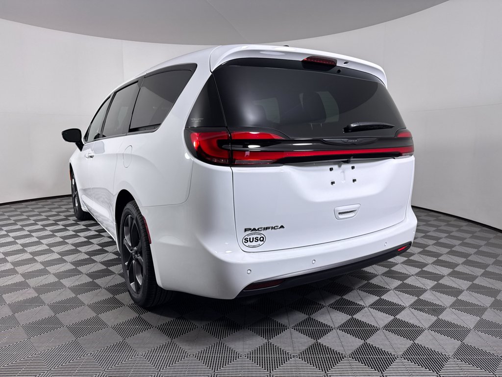 New 2026 Bright White Clear-Coat Exterior Paint Chrysler Select image 22