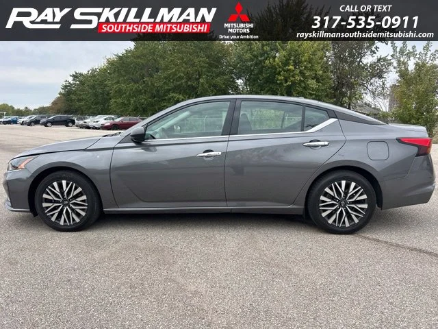 Used 2024 Gray Nissan 2.5 SV image 8