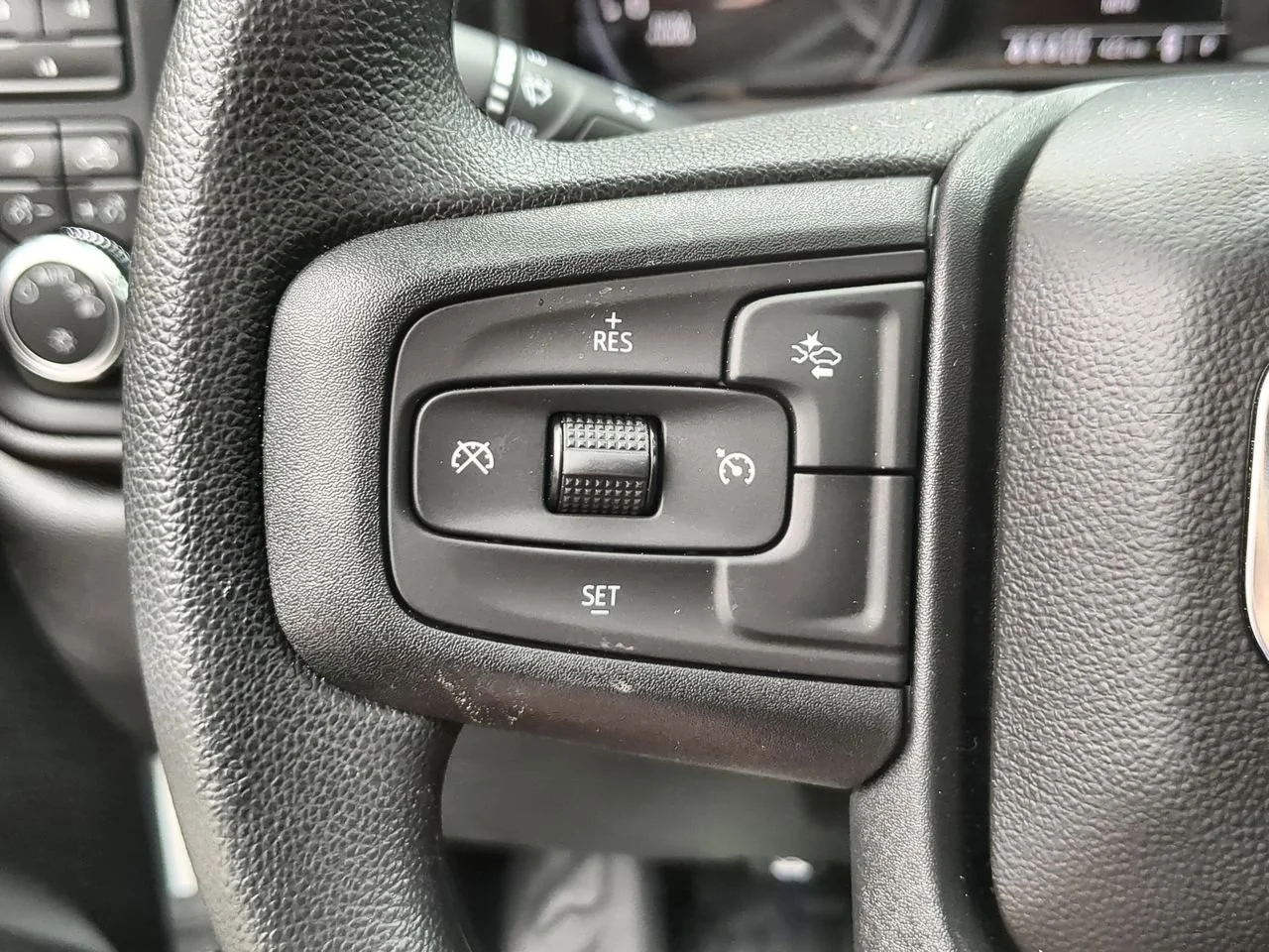 2025 GMC Sierra 3500 Chassis Cab Pro - Photo 33