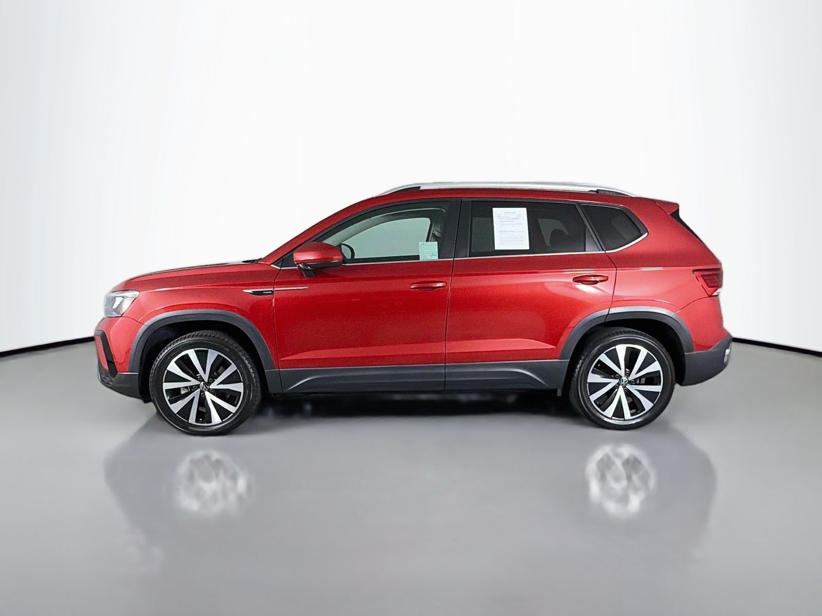 Used 2022 Kings Red Metallic Volkswagen 1.5T SE image 4