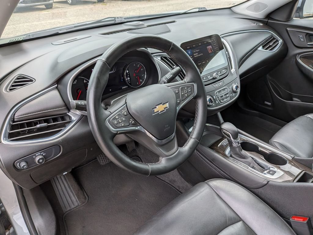 Used 2024 Gray Chevrolet LT image 31